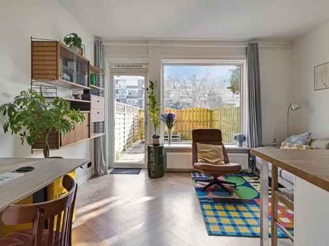 Tweekamerappartement Buitenveldert Privétuin Instapklaar
