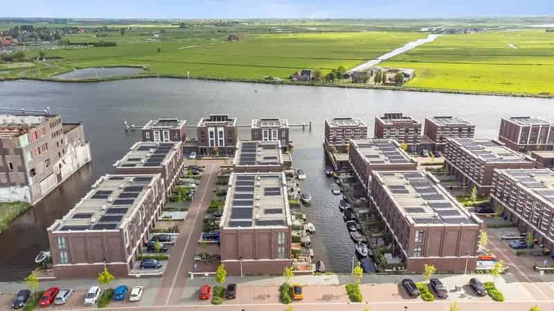 Luxe Pakhuiswoning aan het Water te Wormerveer