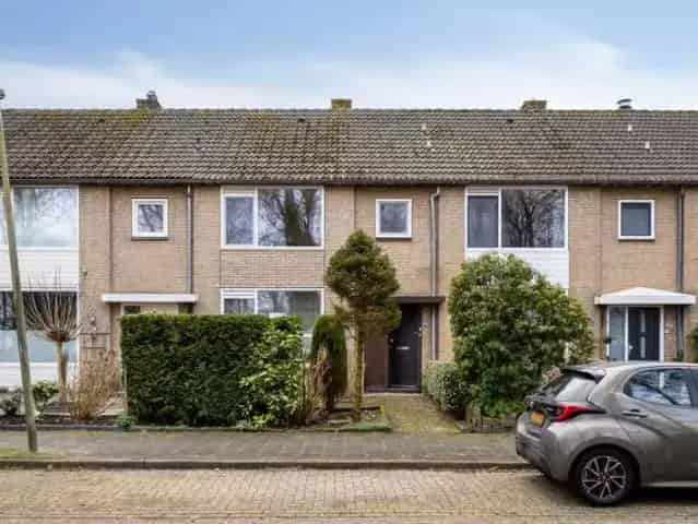 Ruime eengezinswoning 4 slaapkamers Overwhere 2 te moderniseren