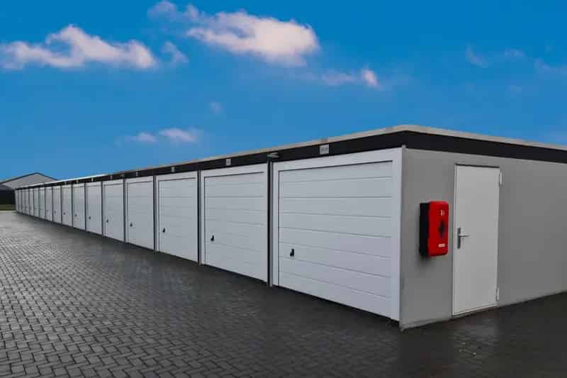 Bedrijfshal te Huur Waalwijk  Opslag Werkruimte Garagebox