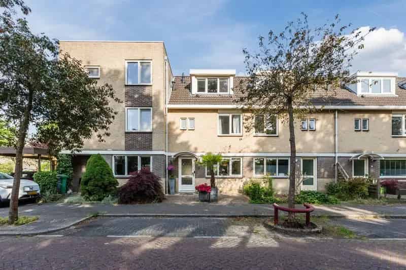 Huis te koop Amstelveen 4 slaapkamers tuin Nabij park