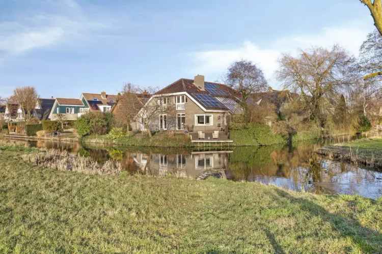 Ruime Villa aan het Water in Mijdrecht