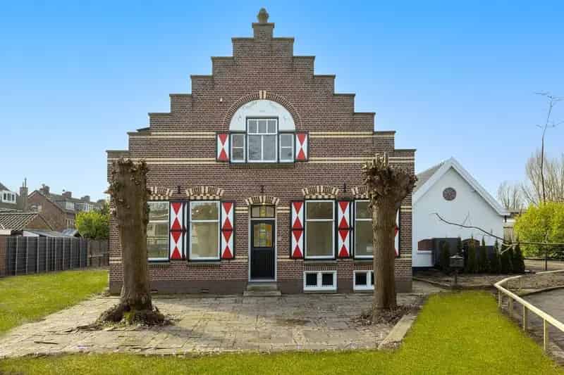 Historische Villa te Koop Modern gerenoveerde voormalige manege