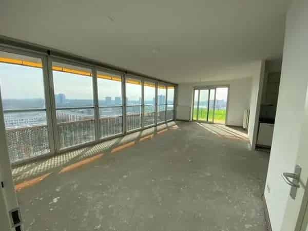 Modern Appartement Hoogvliet Meeuwenplaat 2 Slaapkamers Balkon Parkeerplek
