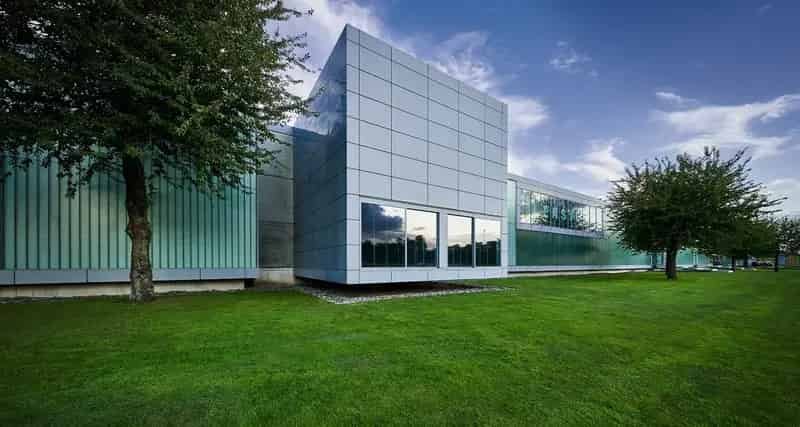 Kantoorruimte te huur Breda  Modern pand met showroom en bedrijfsruimte