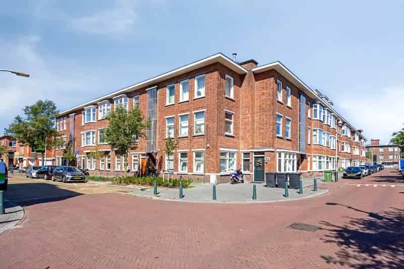 Appartement te koop Den Haag: Ruim 3 kamer appartement met balkon