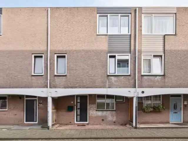 Moderne Tussenwoning Almere Nabij Centrum 4 slaapkamers 2 badkamers