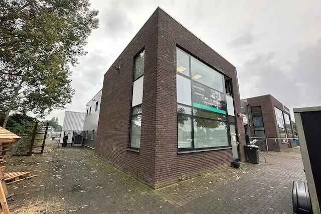 Bedrijfshal Helmond | Zoek bedrijfshallen te huur: Rooseindsestraat 93 5705 BR Helmond [funda in business]