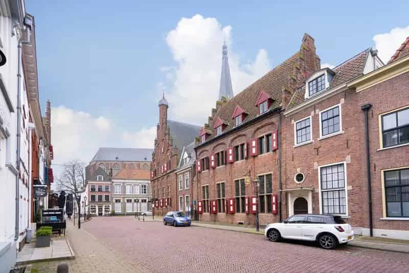 Monumentale Stadhuiscomplex Doesburg Te Koop