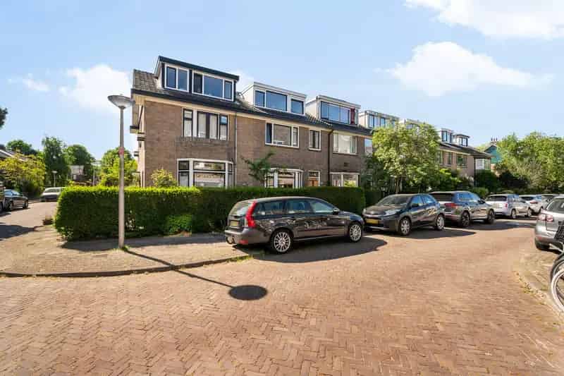 Jaren 30 woning Delft 6 kamers Instapklaar gerenoveerd