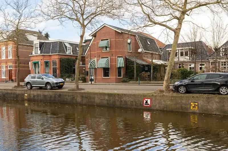 Grachtenpand Bolsward 3 slaapkamers stadstuin