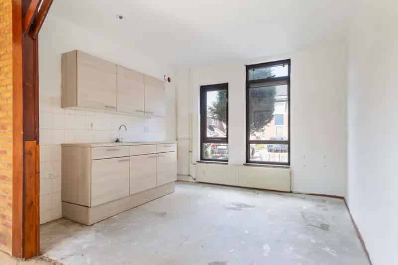 Huis te koop Apeldoorn: Ruime gezinswoning met 3 slaapkamers en zonnige tuin