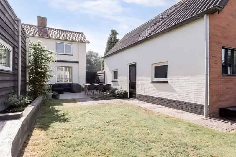 Twee Onder Een Kapwoning Ammerzoden 420m2 Garage Airco Zonnepanelen