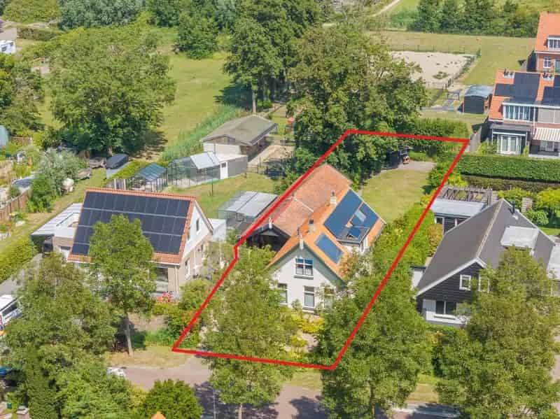 Jaren 30 woning Burgh Haamstede A++ energielabel 4 slaapkamers