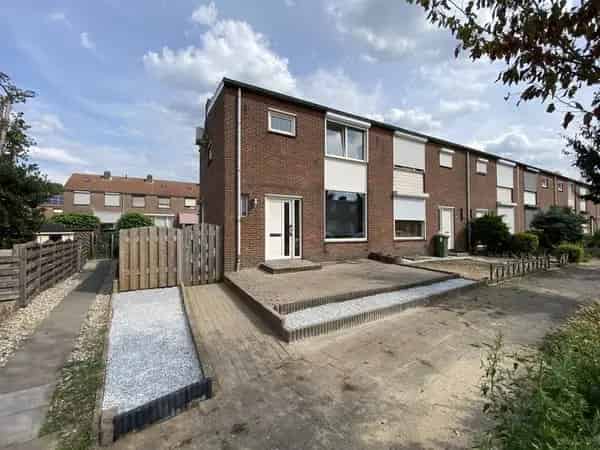 Te Huur: 3 Slaapkamers Huis Maastricht Oost Nabij AZM