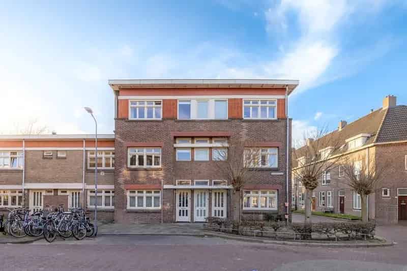 Bovenwoning Bossche binnenstad  2 Verdiepingen Balkon Moderne Keuken Badkamer
