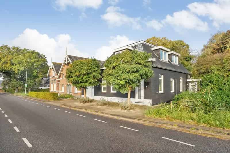 Prachtige Praktijkruimte met Woonruimte te Huur Dedemsvaart