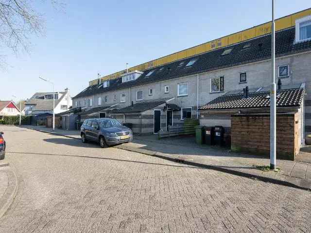 Gezinswoning te koop Bleesland 3 slaapkamers tuin parkeerplaats