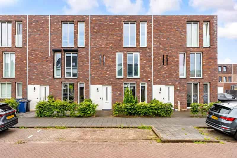Huis te koop: Hebatstraat 38 1363 RD Almere | Funda