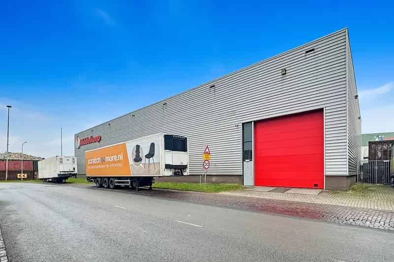Bedrijfshal te Huur Velsen Noord 1500m2 A22