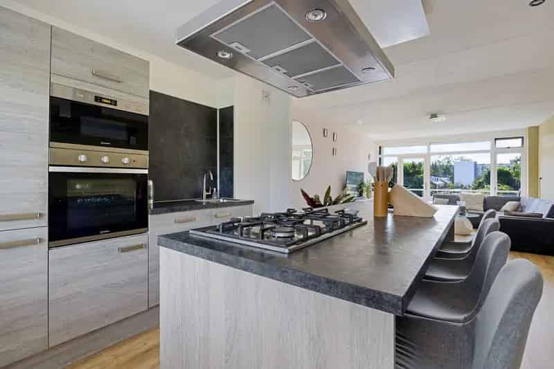 Licht Ruim Appartement 3 Slaapkamers Balkon Uitzicht