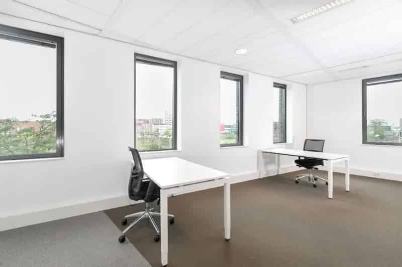Privékantoor 1-2 Personen 8m² plus 50m² Gedeelde Ruimte