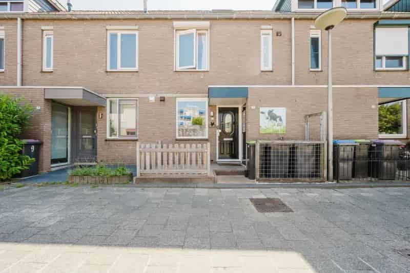 Huis te koop Spijkenisse 4 slaapkamers zonnige tuin