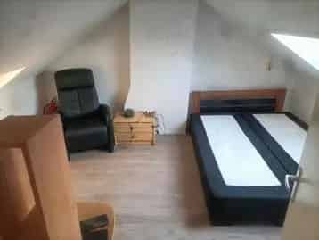 Zolderstudio te huur Bel voor info