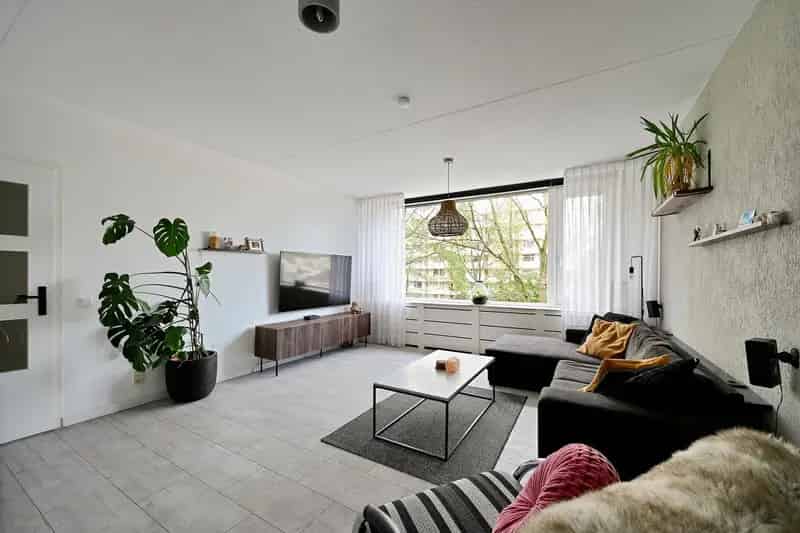 Ruim appartement Prins Alexander 2 slaapkamers balkon
