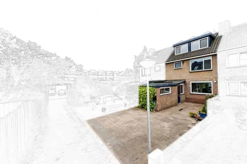 Te Koop Delft: Ruime 6-Kamer Tussenwoning met 5 Slaapkamers en 2 Park.plaatsen