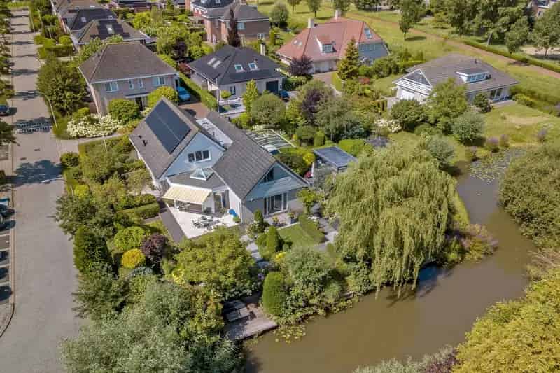 Luxe Villa Delfgauw 228m2 4 slaapkamers Grote Tuin Carport Garage