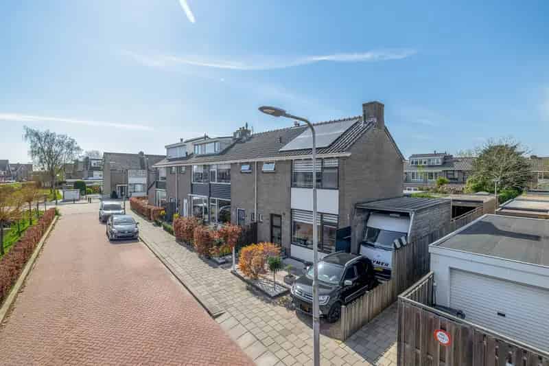 Ruime Hoekwoning 4 Slaapkamers Moerkapelle