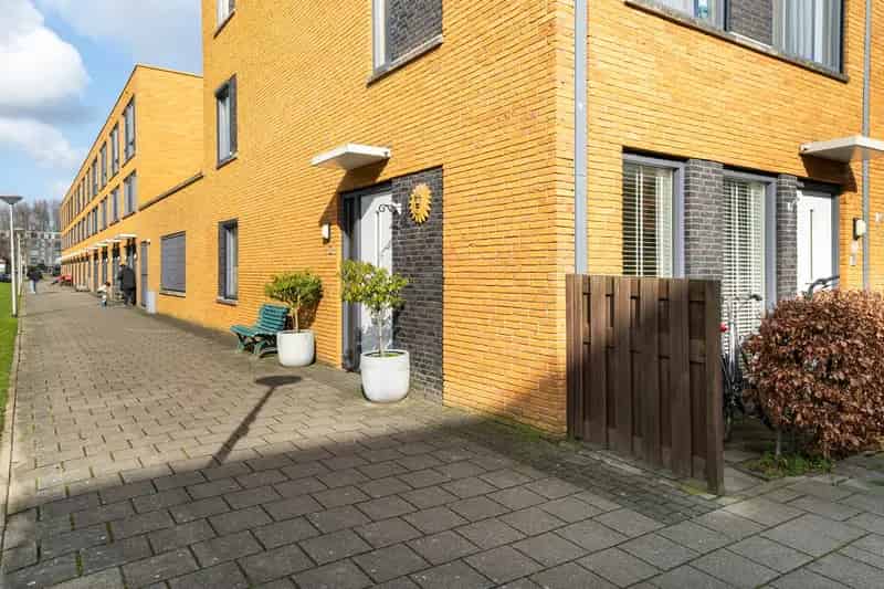 3-kamer appartement Delft Glenn Millerstraat - Instapklaar met Tuin en Parkeerplaats