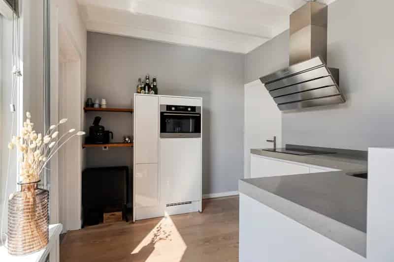 Huis Te Koop , 13, Donkereweg, Middelharnis, Zuid-Holland