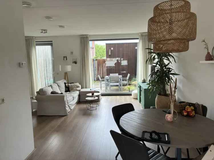 Ruime Energiezuinige Woning 4 Slaapkamers Nabij Winkels