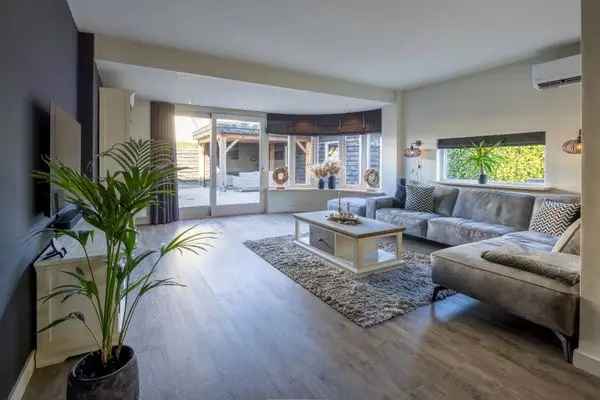 Luxe Hoekwoning Nieuwoord Ruime Tuin Garage Carport