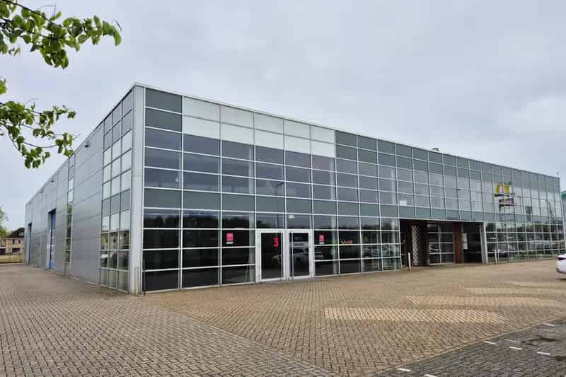 Bedrijfshal Steenwijk te Huur 930m² A32 Showroom Werkplaats