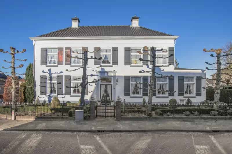 Gerestaureerde Pastorie Woudenberg: Twee Woningen, Veel Slaapkamers