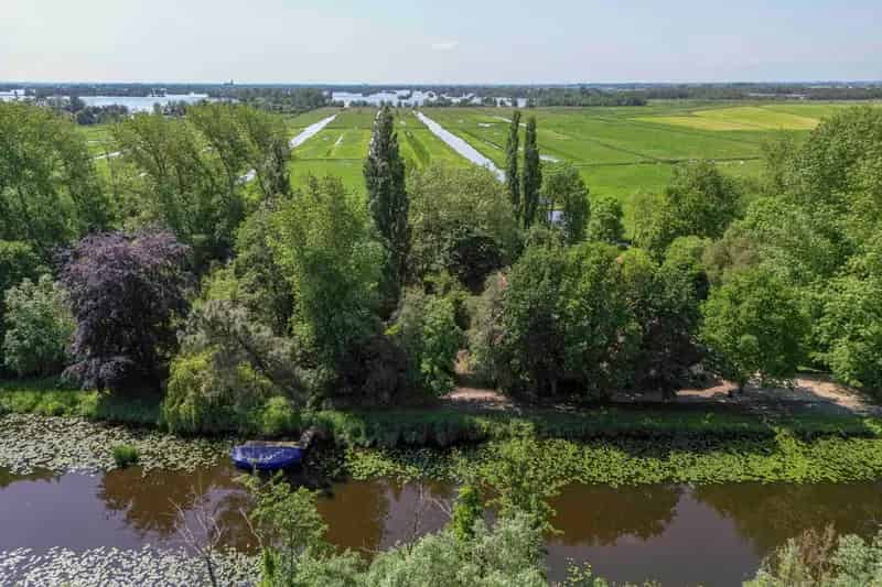 Woonboerderij Abcoude 196m2 11030m2 grond Grote renovatie