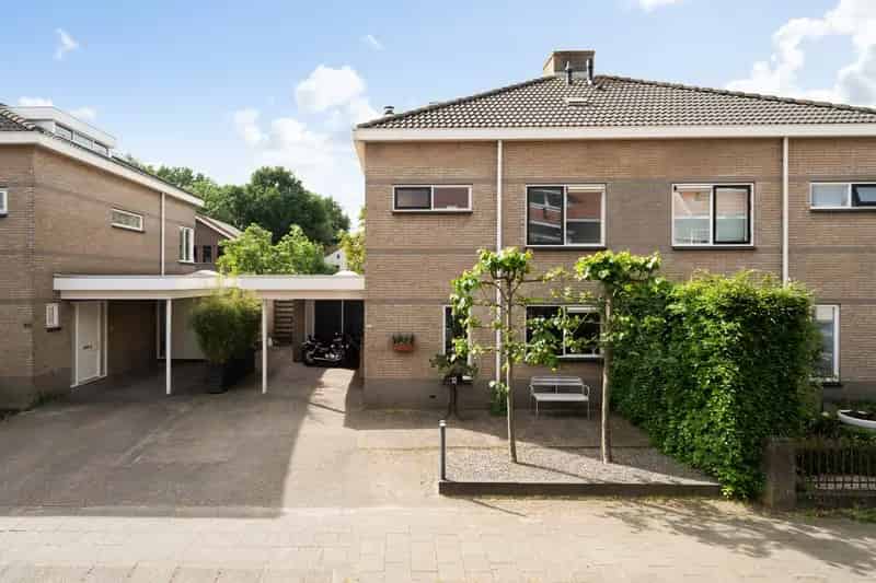 Ruime Tweekapper Bijdorp Schiedam 145m2 Garage Tuin