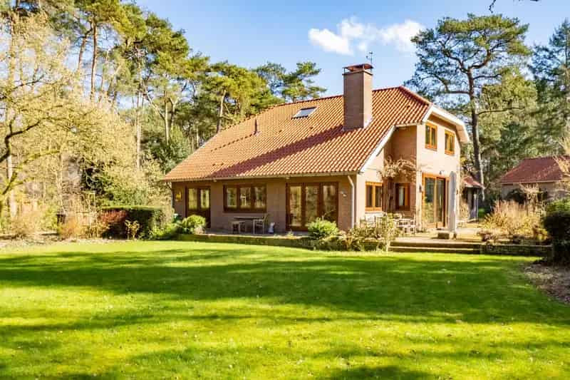Luxe Villa te Koop Bosch en Duin Ruim Perceel Zwembad