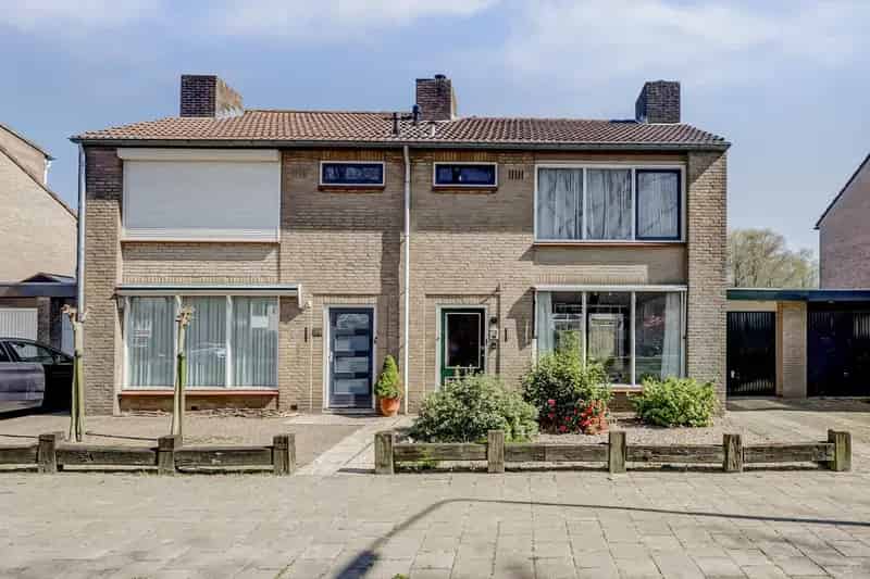 Twee Onder Een Kapwoning Grave 3 slaapkamers Bijgebouw Garage