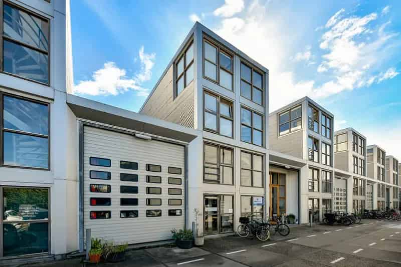 Kantoor Bedrijfsruimte Amsterdam Noord 193m²