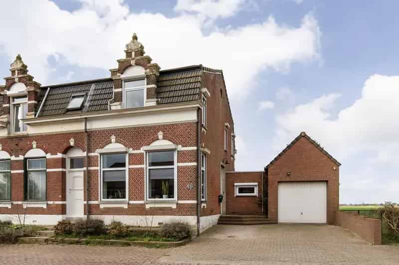 Karakteristieke halfvrijstaande woning Ossendrecht