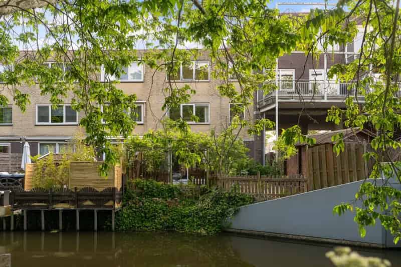 Amsterdam Noord Hoekwoning 126m2 Tuin Dakterras 3 slaapkamers