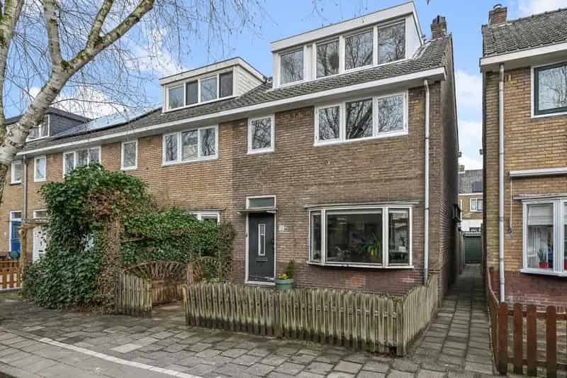 Jaren 30 Hoekwoning Koog aan de Zaan 4 slaapkamers Nieuwe Fundering