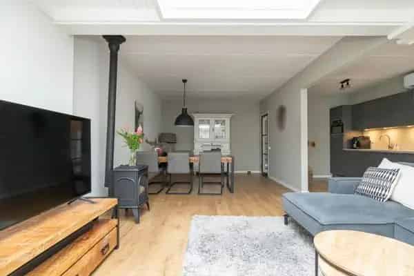Ruime Hoekwoning Nabij Centrum