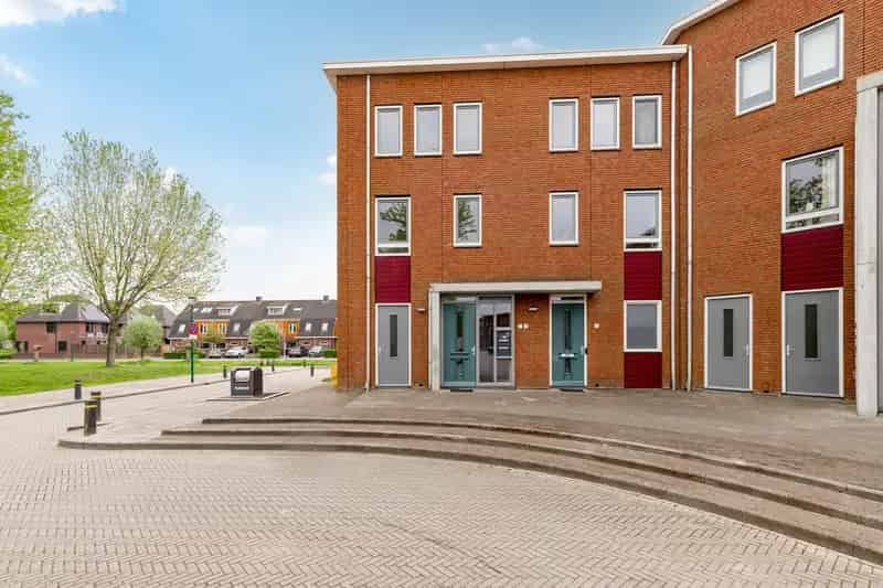 Hoekmaisonnette te koop Houten Ruim dakterras Uitzicht op groen