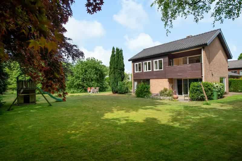 Huis te koop Arnhem Noord: Ruime vrijstaande woning met grote tuin
