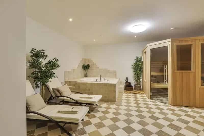 Vrijstaande woning Veluwe 364m2 5749m2 perceel  Wellness Fitness